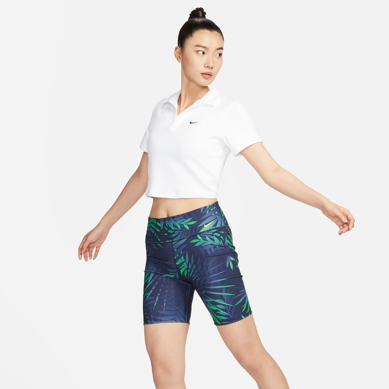 Shorts Nike Brasil Dri-FIT Feminino Shorts Nike Brasil Dri-FIT Feminino