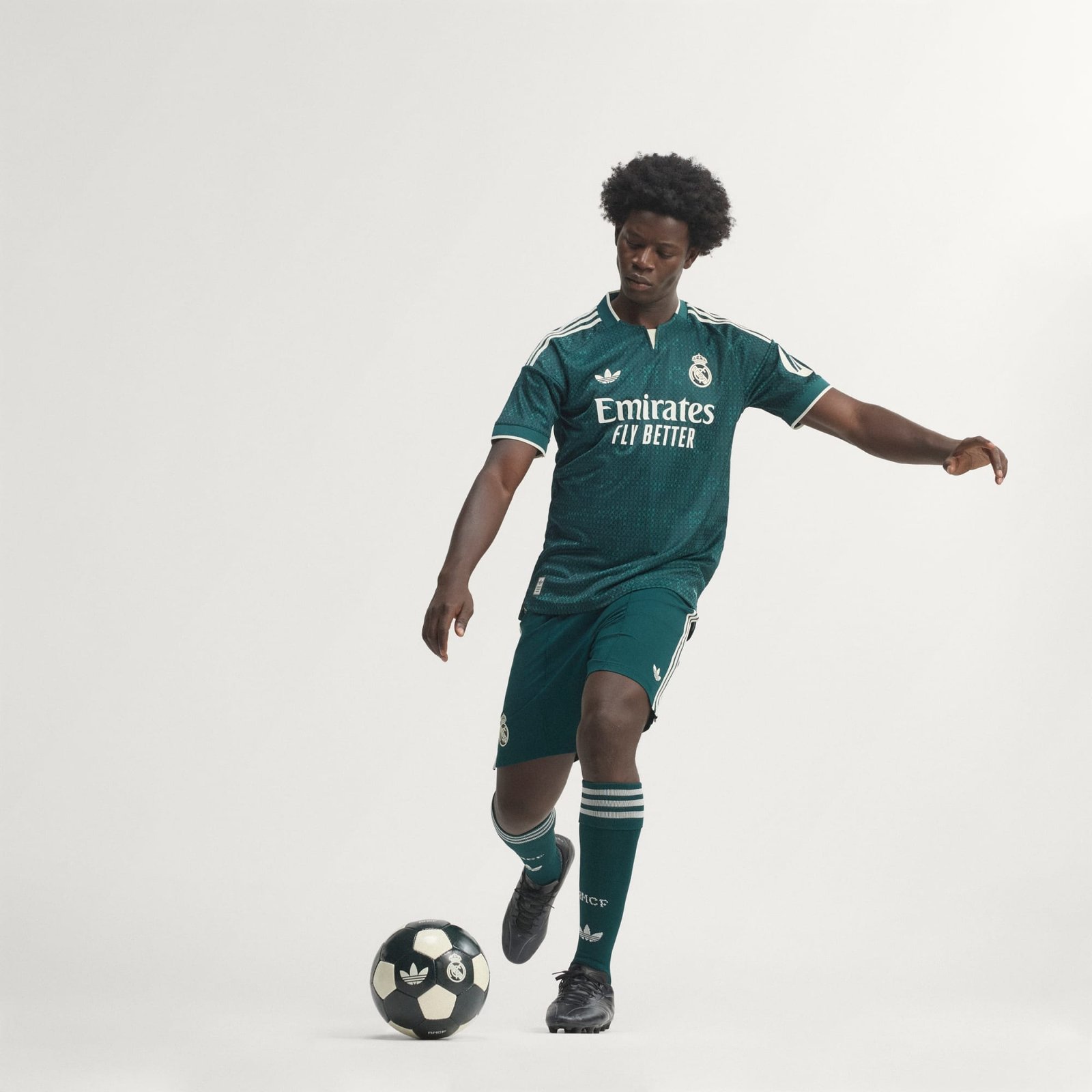 Camisa Adidas Real Madrid 2026/27 II Jogador Camisa Adidas Real Madrid 2026/27 II Jogador