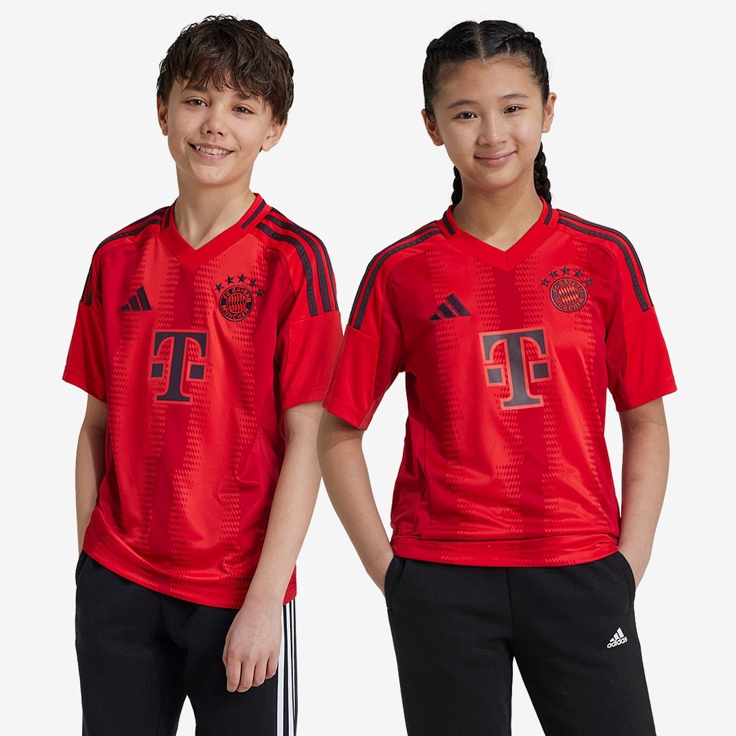 Conjunto Infantil adidas Bayern de Munique 2024/25 I Torcedor Conjunto Infantil adidas Bayern de Munique 2024/25 I Torcedor