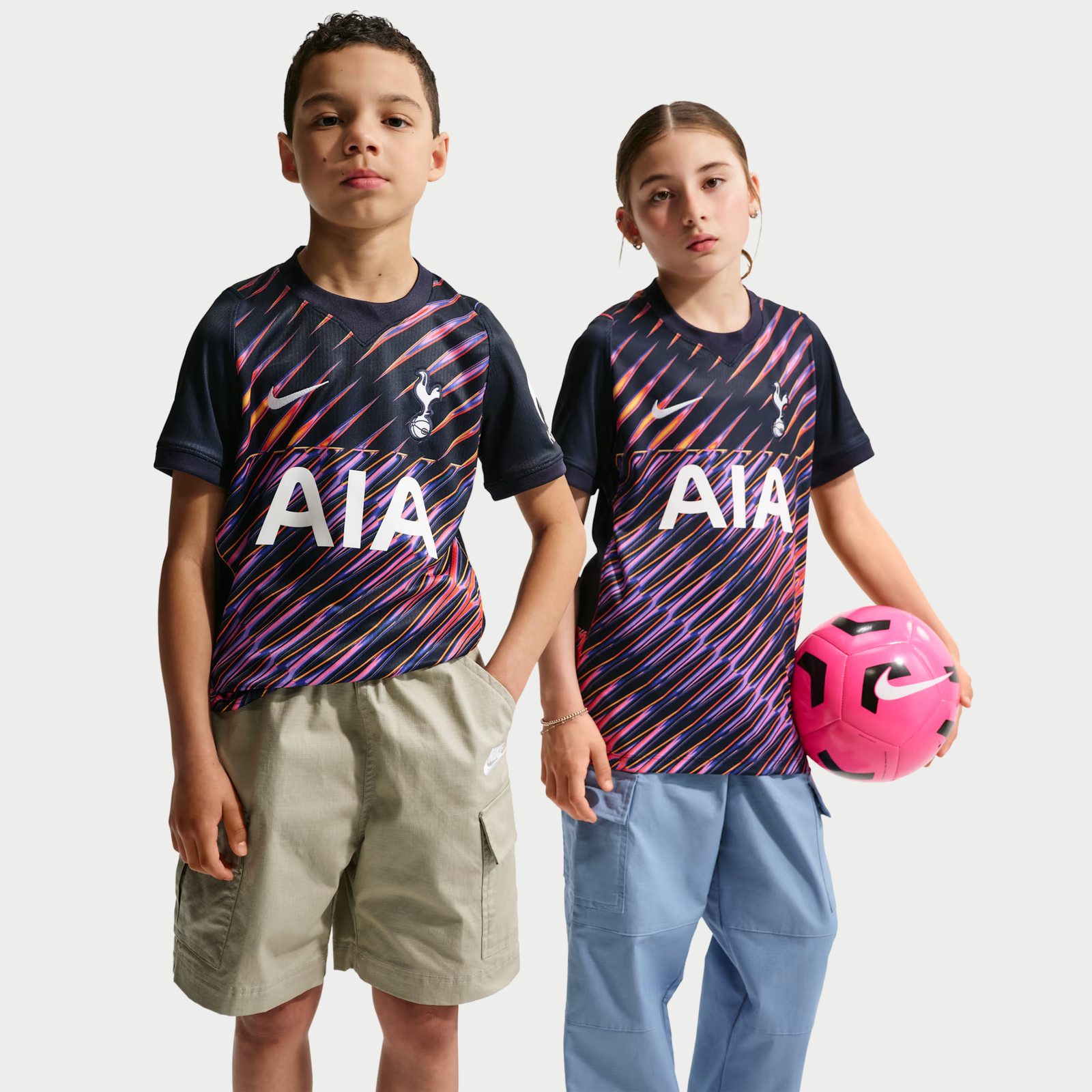 Conjunto Infantil Nike Tottenham 2026/27 II Conjunto Infantil Nike Tottenham 2026/27 II