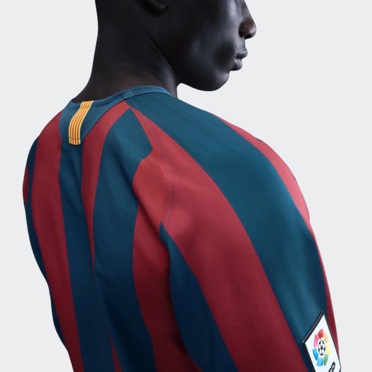 Camisa Barcelona Retrô Home 2005/2006 Torcedor Nike Masculino Camisa Barcelona Retrô Home 2005/2006 Torcedor Nike Masculino