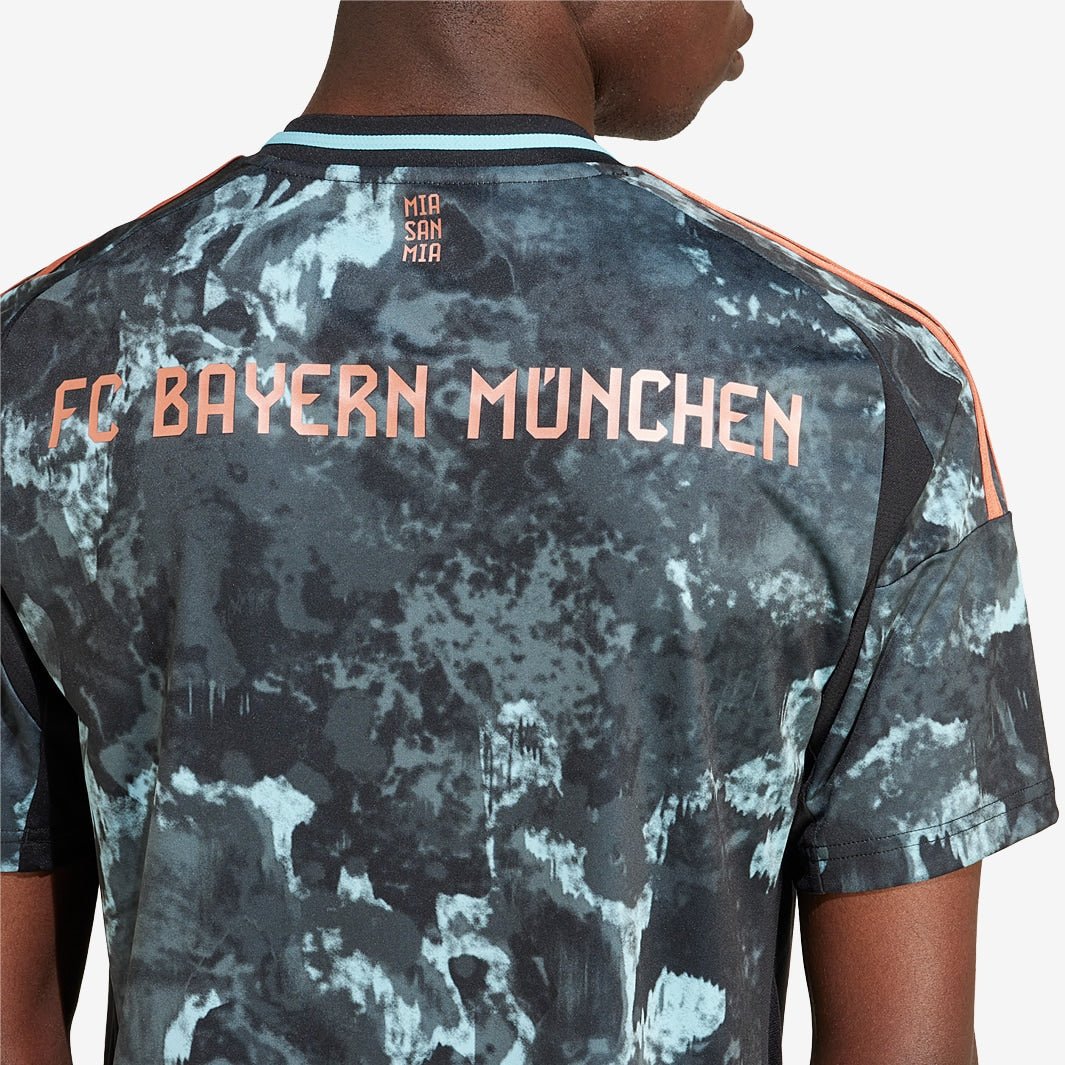 Camisa adidas Bayern de Munique 2024/25 II Torcedor Camisa adidas Bayern de Munique 2024/25 II Torcedor