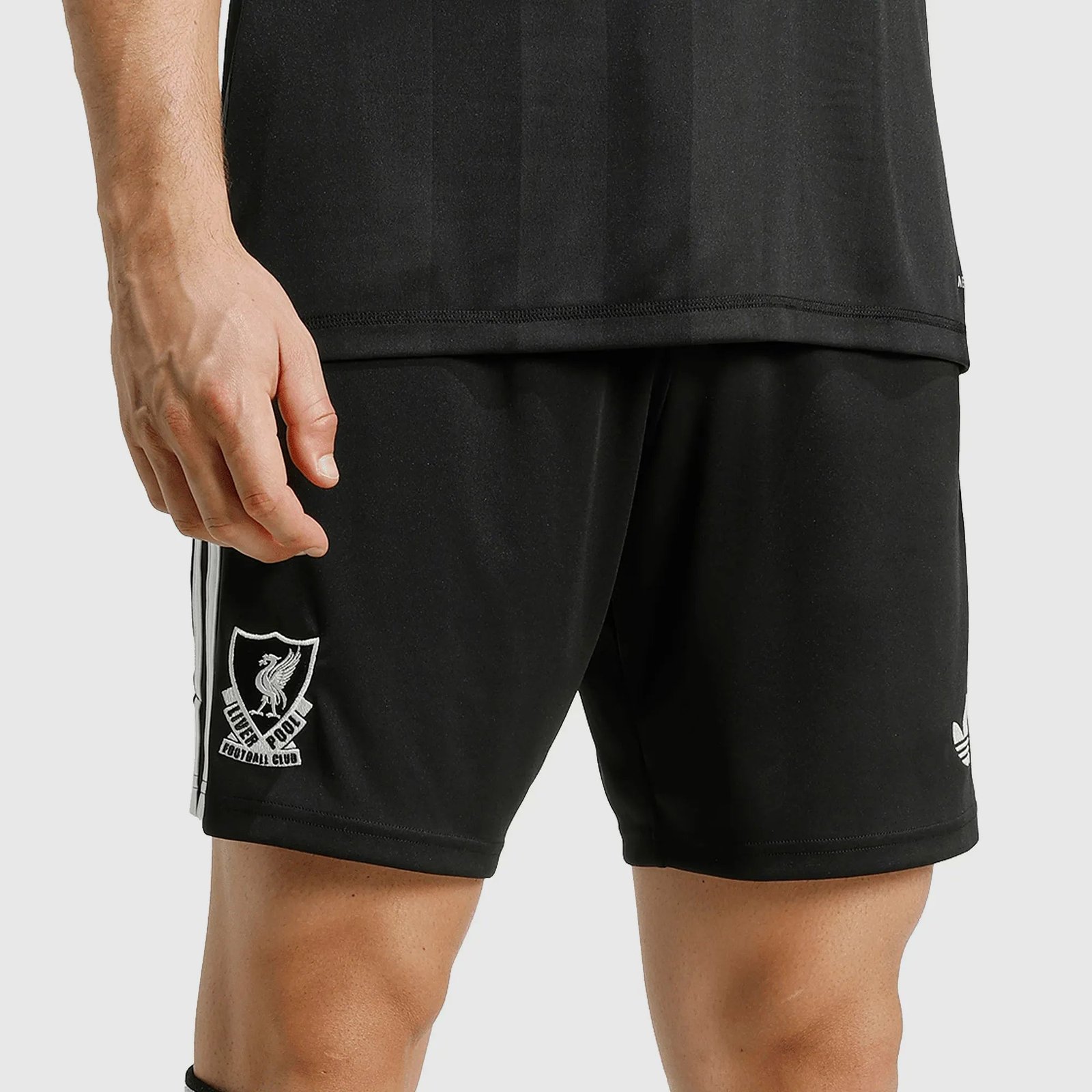 Shorts Adidas Liverpool 2025/26 III Goleiro Shorts Adidas Liverpool 2025/26 III Goleiro