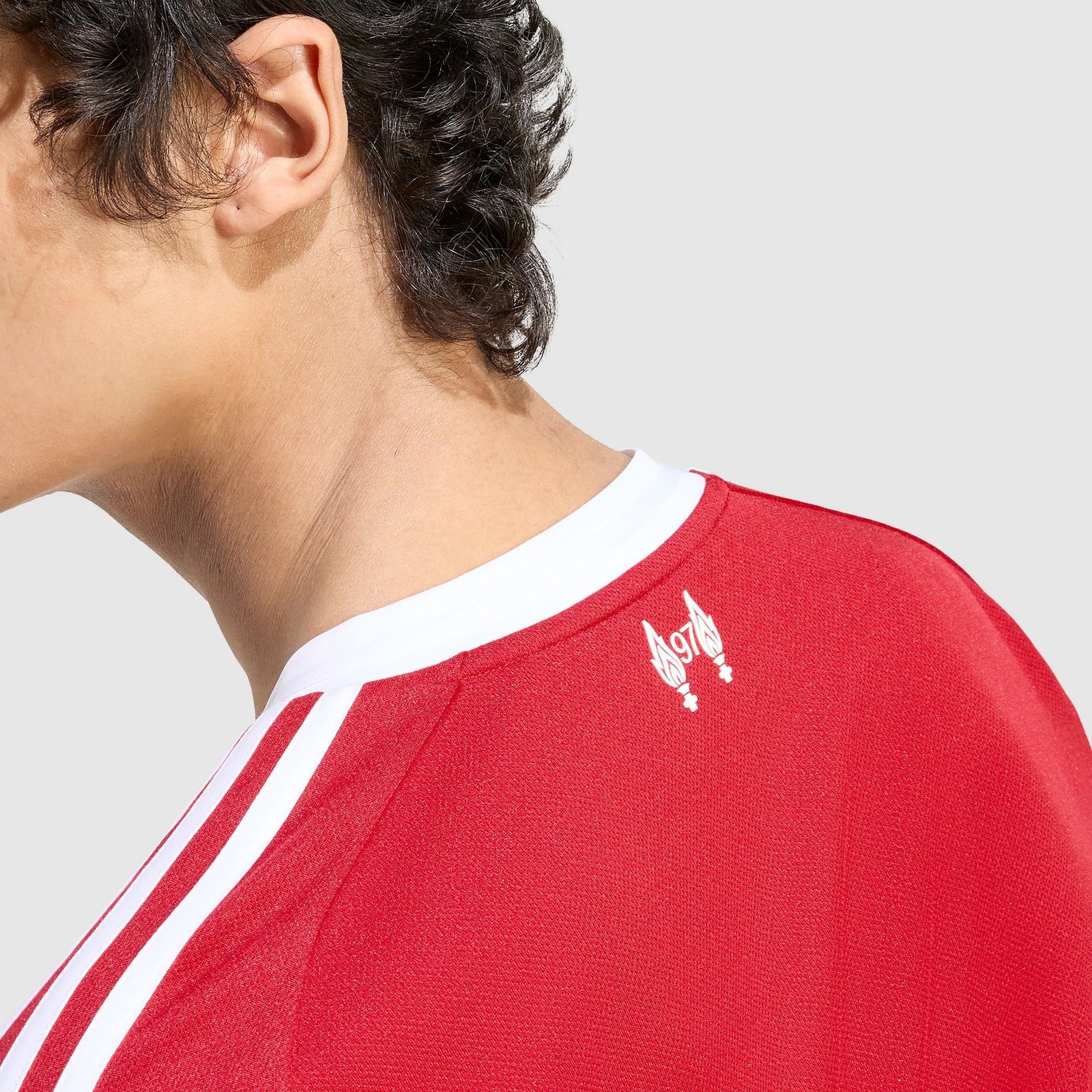 Camisa adidas Liverpool 2025/26 I Manga Longa Camisa adidas Liverpool 2025/26 I Manga Longa