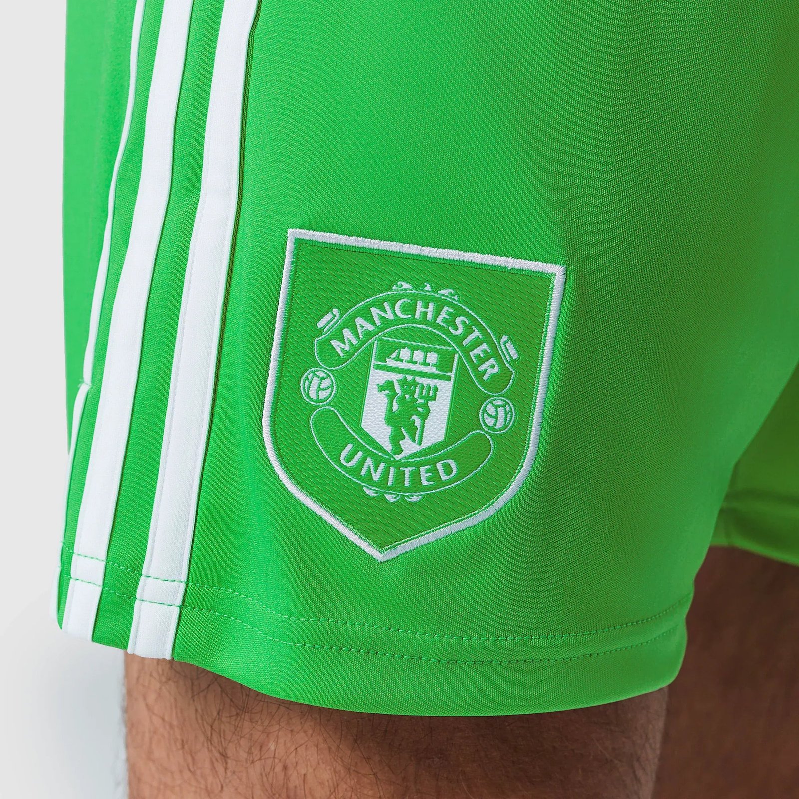 Shorts adidas Manchester United 2025/26 III Goleiro Shorts adidas Manchester United 2025/26 III Goleiro