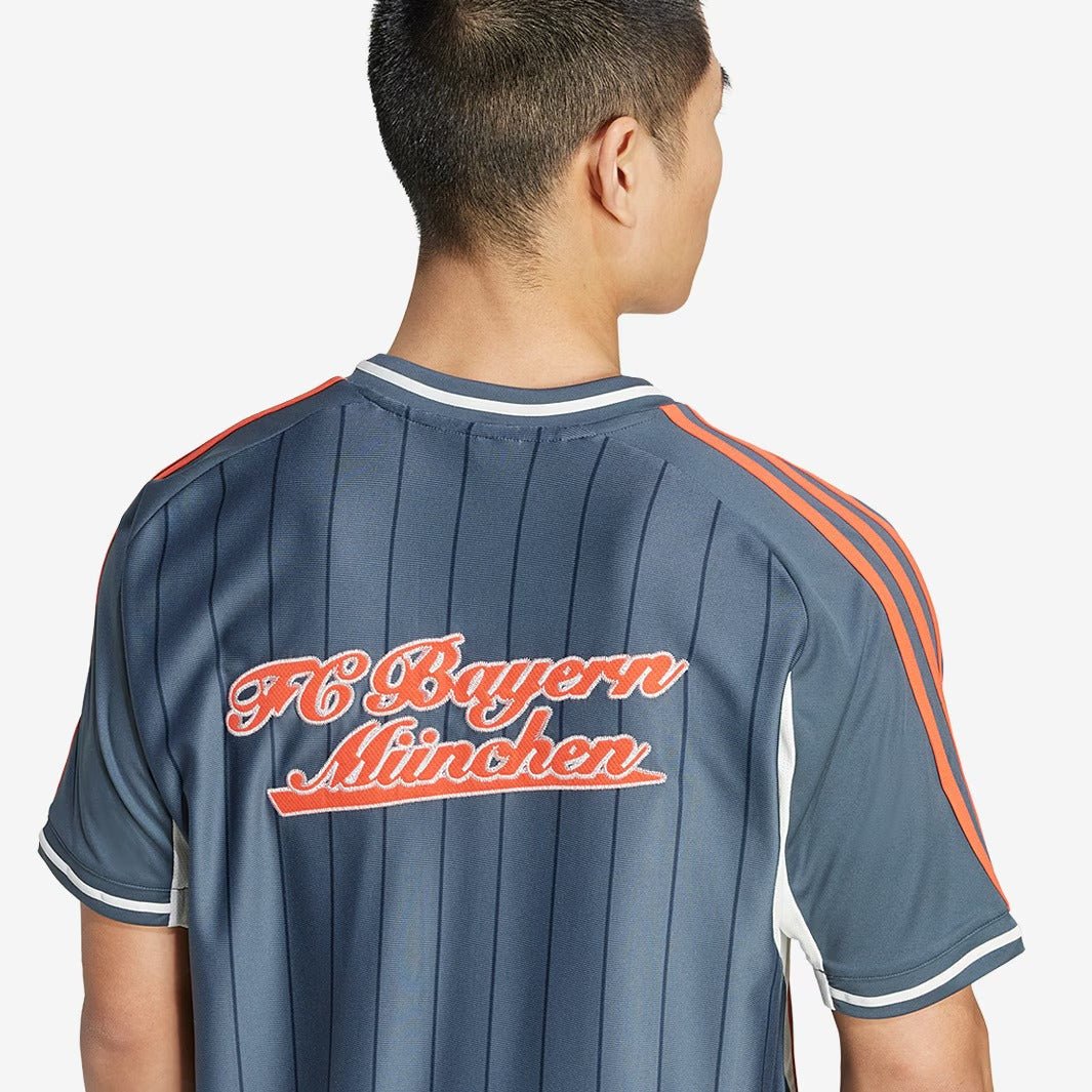 Camisa adidas Bayern de Munique 2025/26 Baseball Trikot Camisa adidas Bayern de Munique 2025/26 Baseball Trikot