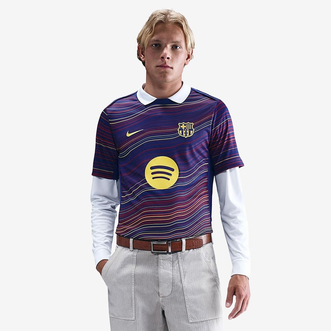 Camisa Nike Barcelona 2025/26 Pré-Jogo Camisa Nike Barcelona 2025/26 Pré-Jogo